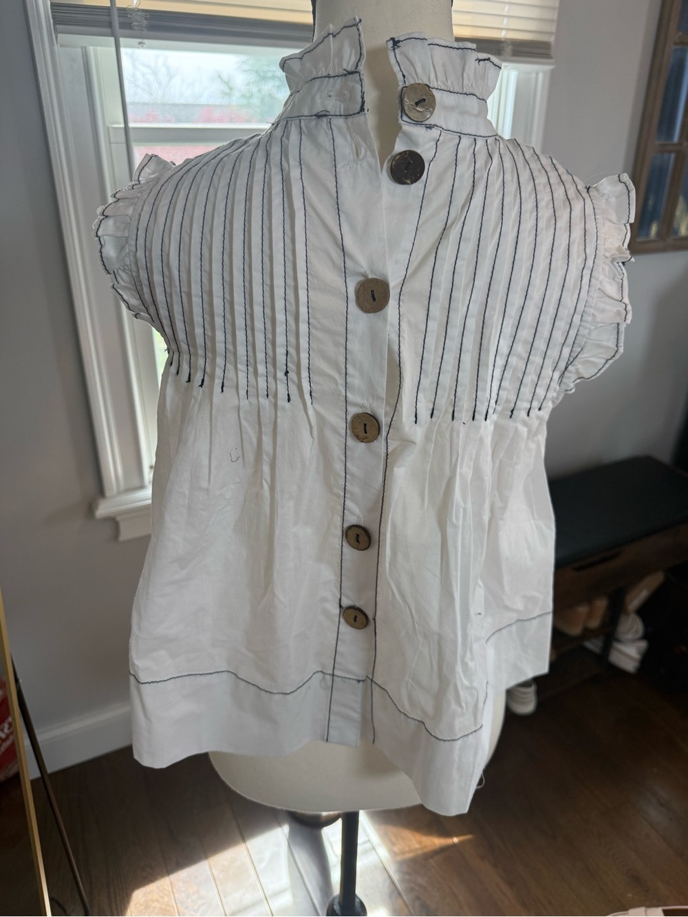 Women’s White Ruffled Mock Neck Blouse with Pinstripes NWOT SIZE Small - Picture 6 of 15